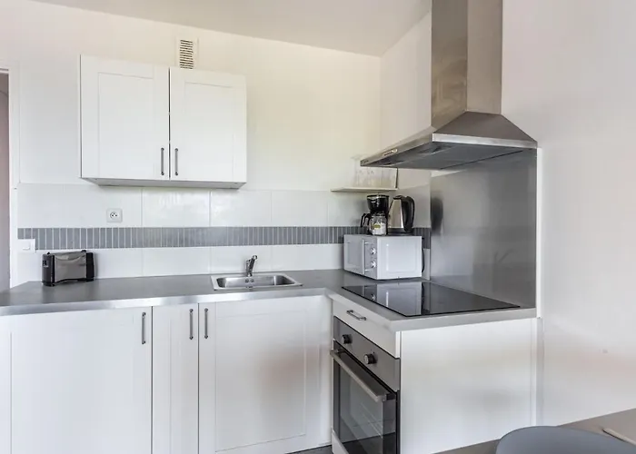 Le Cormoran By Interhome Daire Le Lavandou