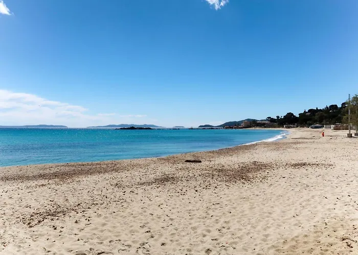 Le Cormoran By Interhome Le Lavandou